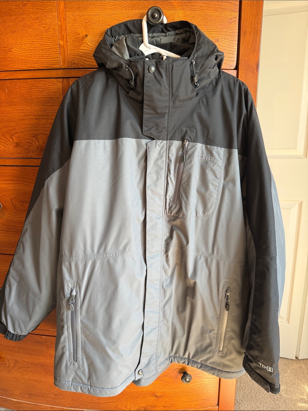 L.L. Bean Men's Two-Tone Black and Gray Winter Jacket Men’s XXL